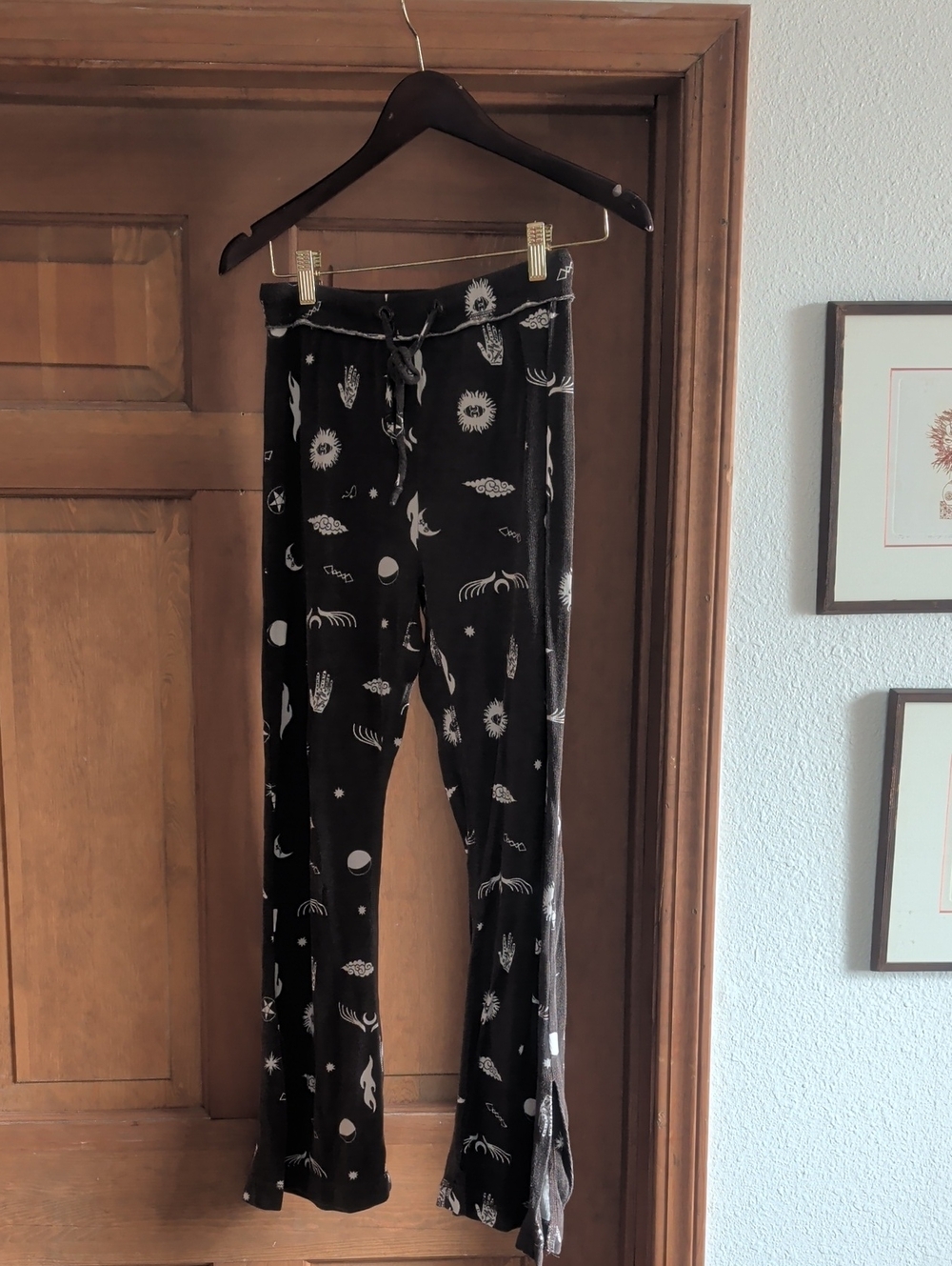Out From Under Black Floral-Print Lounge Pants